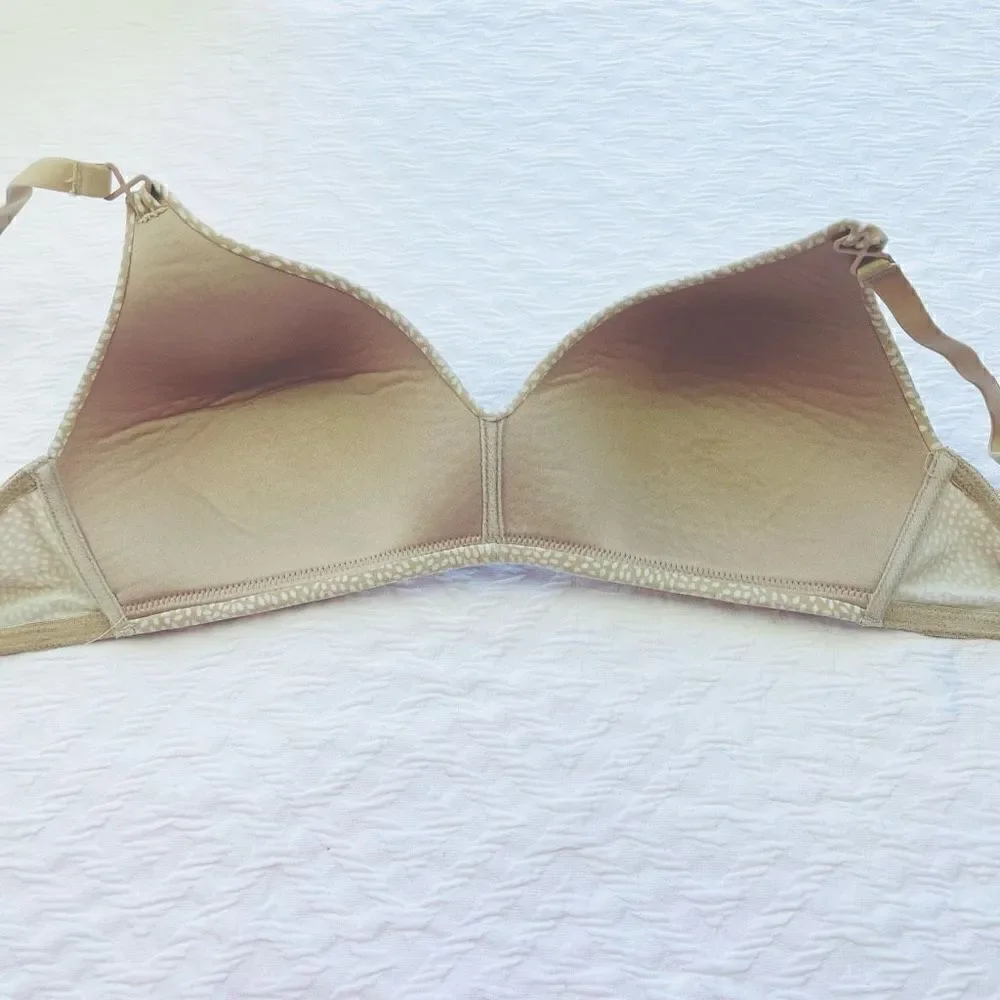 BUY 1 GET ONE FREE Warners 34d wire free comfortable every day bra tan and white